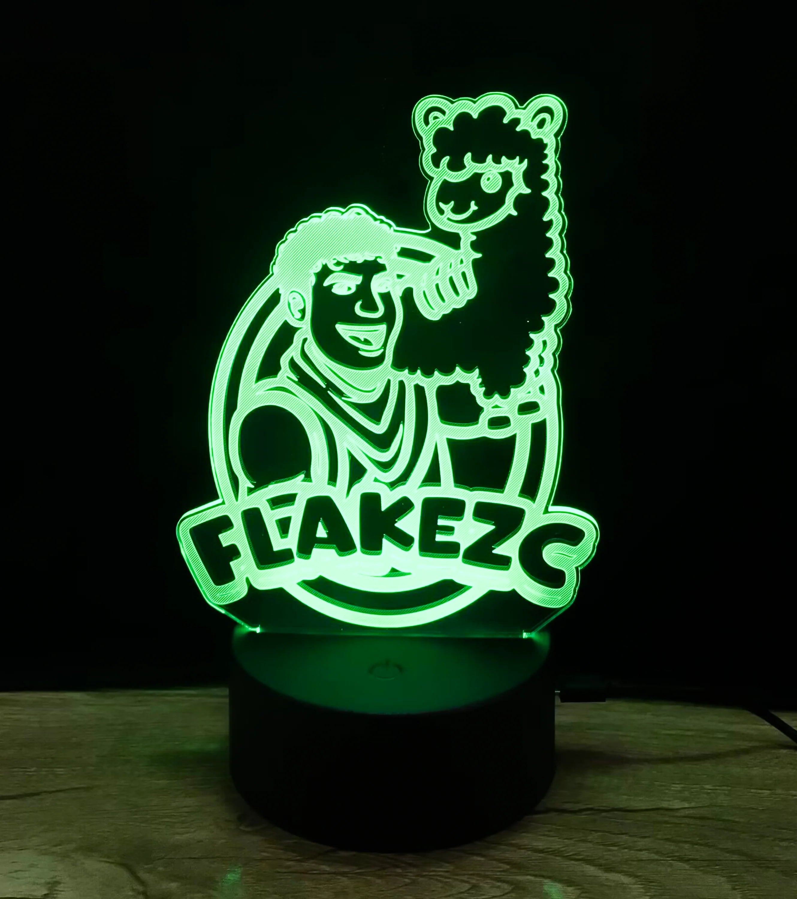Grün leuchtende 3D-LED-Lampe mit Flakezc-Design, Creator-Figur und niedlichem Lama – auffällige Fan-Deko und praktisches Nachtlicht in einem.