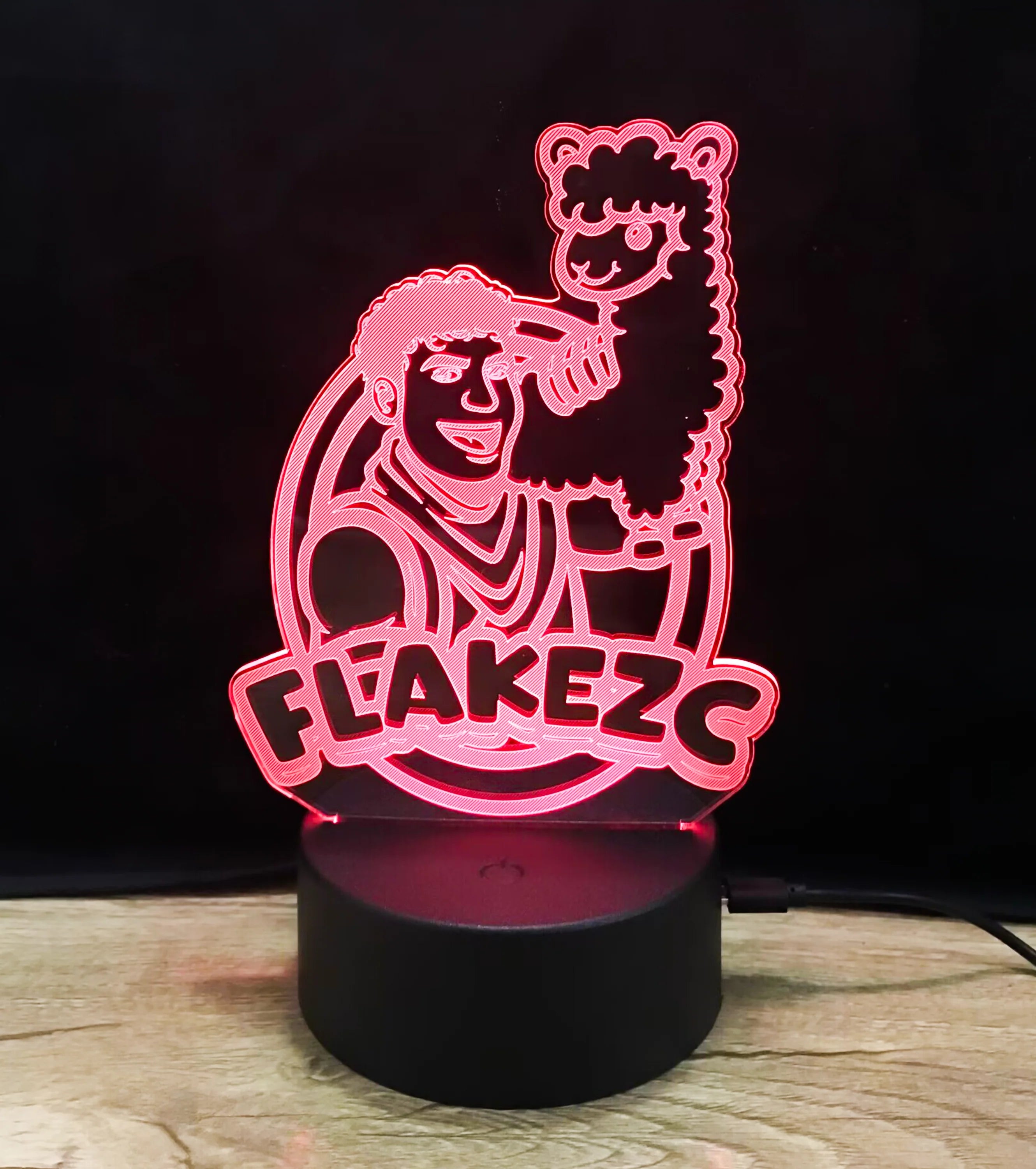 Flakezc 3D-LED-Lampe mit rotem Licht, Creator-Figur und süßem Lama – stimmungsvolle Beleuchtung und cooles Fanprodukt für echte Flakezc-Fans.