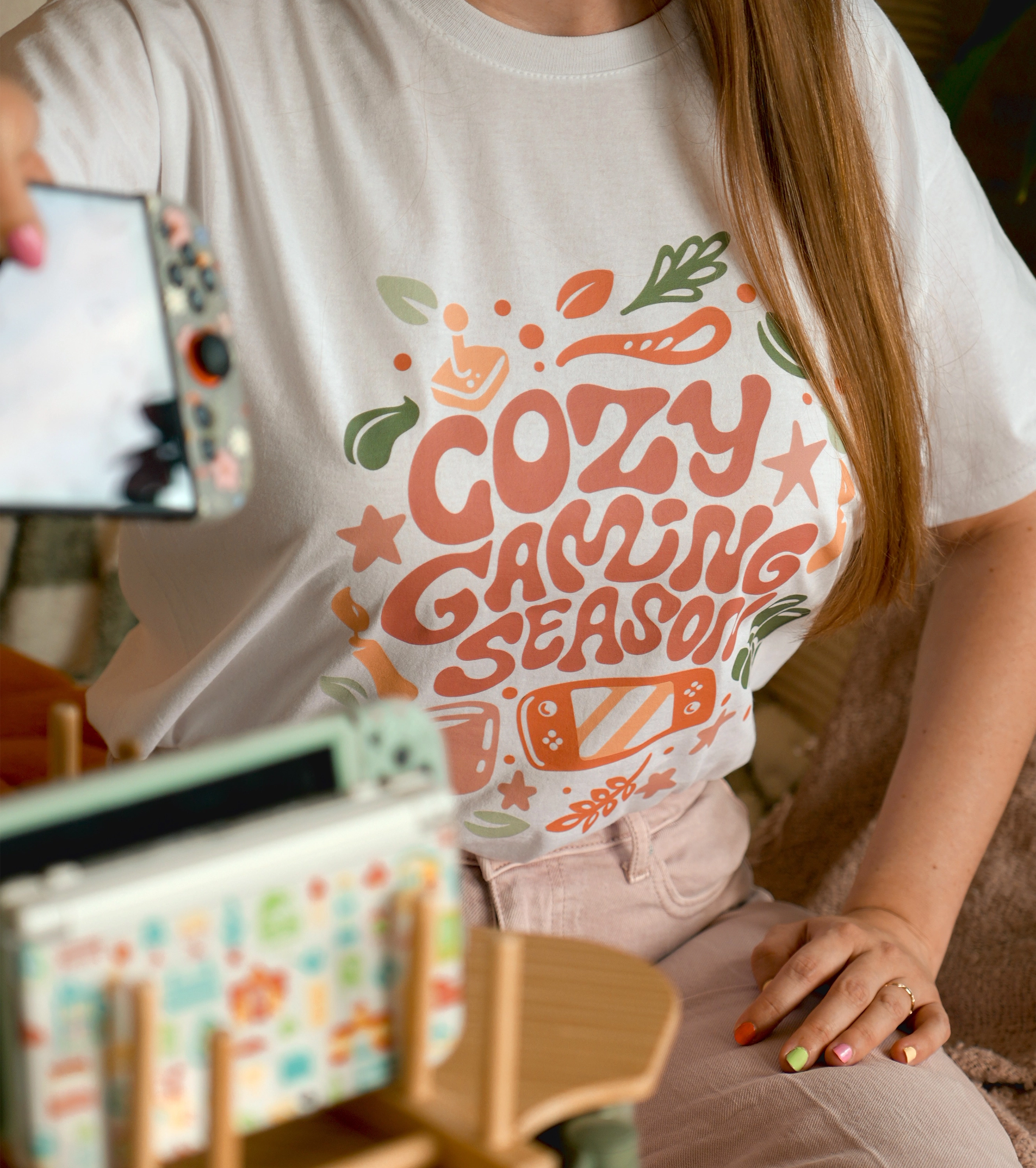 PlayfulDodo - T-Shirt + Autogrammkarte - Cozy Gaming Season - Weiß