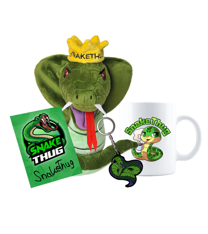 SnakeThug Fan-Bundle mit Plüschtier, Tasse, Schlüsselanhänger und Autogrammkarte – ideales Geschenkpaket.
